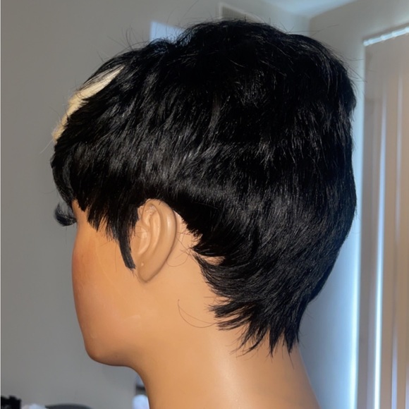 Short cut wig - Picture 2 of 3